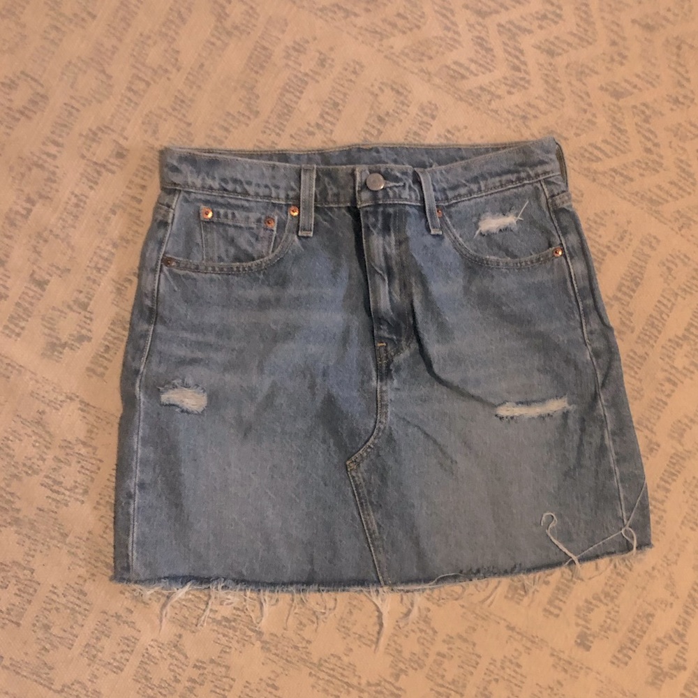 Levi’s High Rise Light Wash Denim Skirt